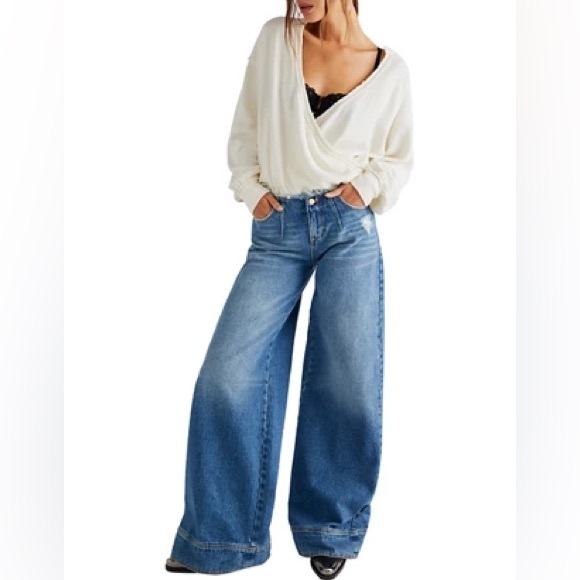 NWT We The Free Cream Color Longsleeve - Picture 3 of 6